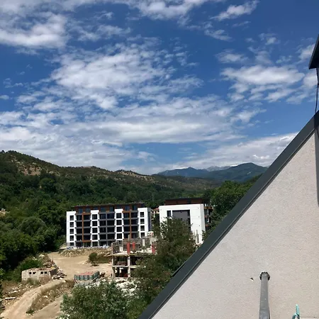 Ira 28 Apartment *